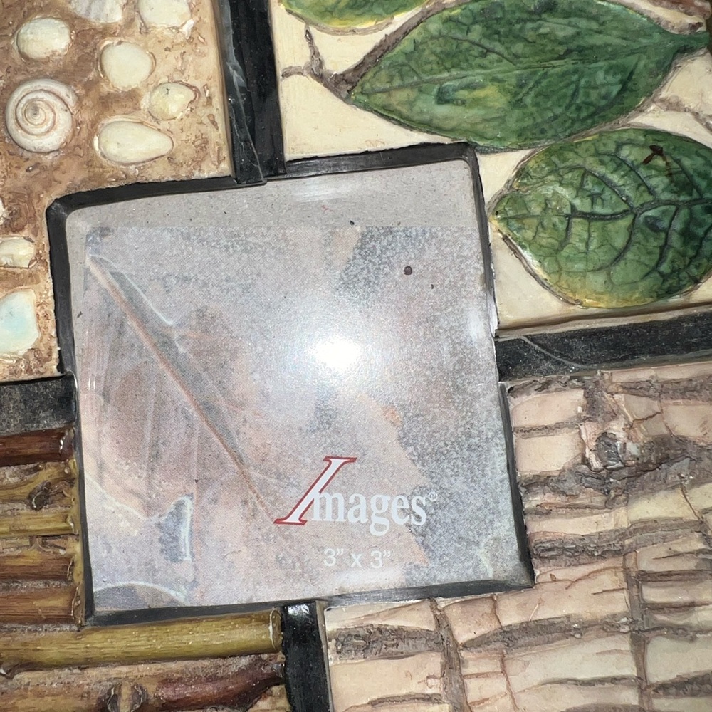 (3) Vintage Resin Decorative Picture Frames - Picture 7 of 10